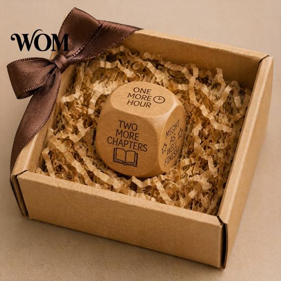 Interactive Reading Dice Wooden Decision Dice, 6-Sided Wood Engraved Quotes Prompt, Natural Bookish Daily Habit Tool Charm, Fun Companion Book