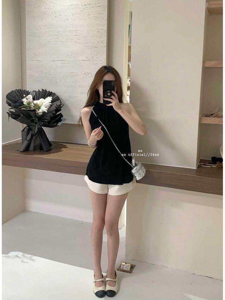 Dopamine Sweet Style Women's Halter Top: Chic, Sleeveless Summer Wear with Beautiful 3D Flower Design