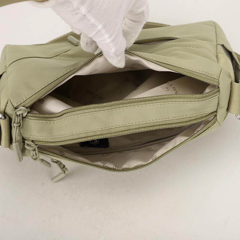 Women's Bag Multi-compartment Shoulder Crossbody Bag Outdoor Travel Bag