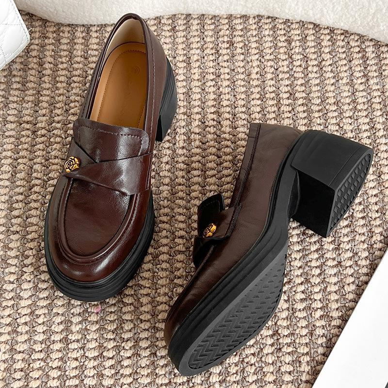 

British style platform loafers women s 2025 spring new retro leather thick heel single shoes women s one-pedal jk small leather shoes 40 коричневый