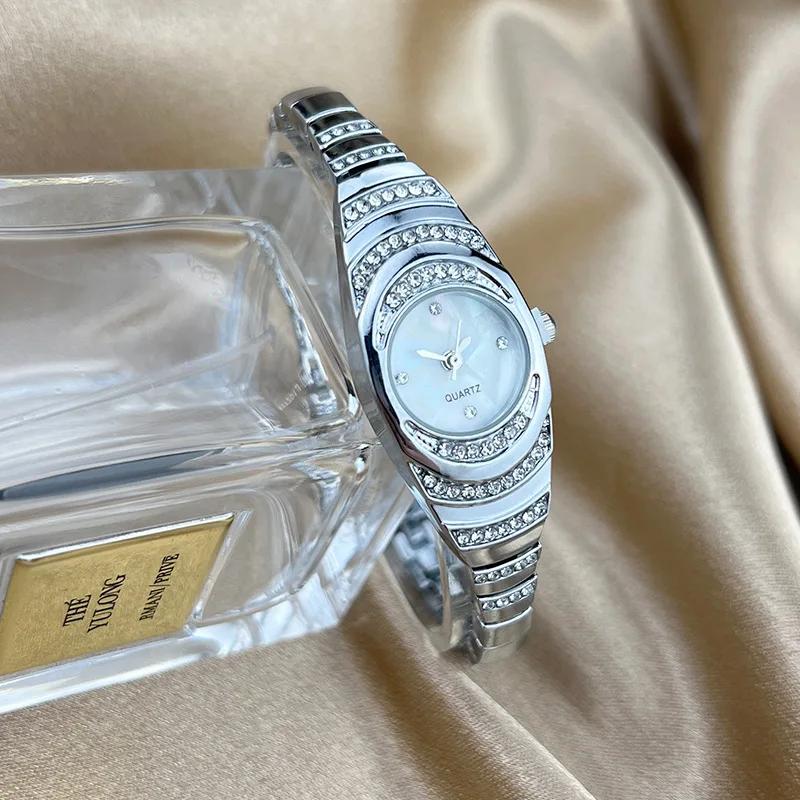 1pc-Oval Temperament Women's Watch Personalized Fashion Simple Quartz Watch