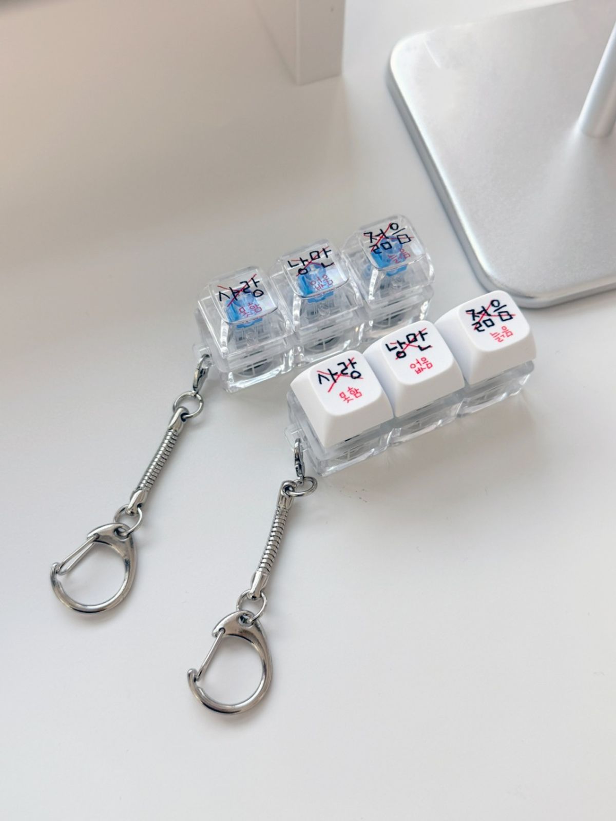 

[Withsome Made] “Love • Romance • Youth” LED Keycap Keyring White-keycap