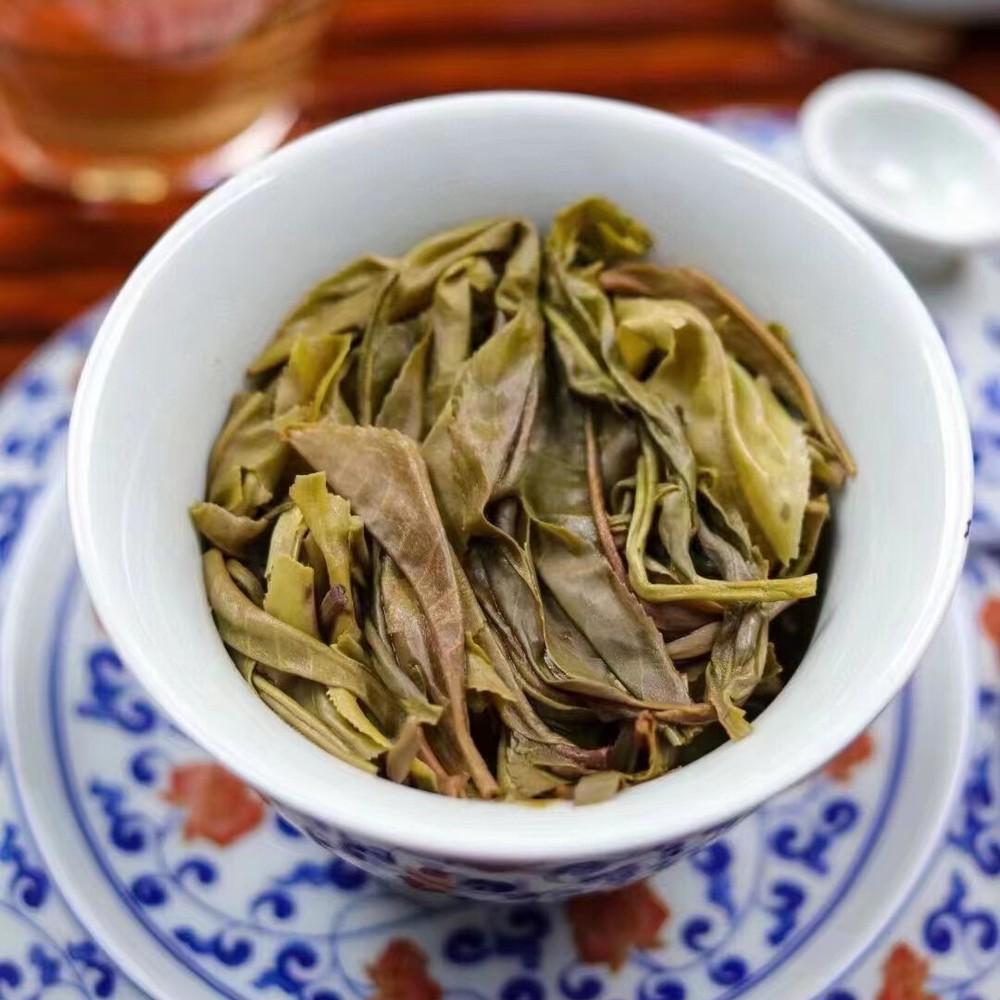 357g Yunnan Old Raw Pu'er Tea 2015 Bingdao Tea King Aged Pu-erh Raw Tea Cake