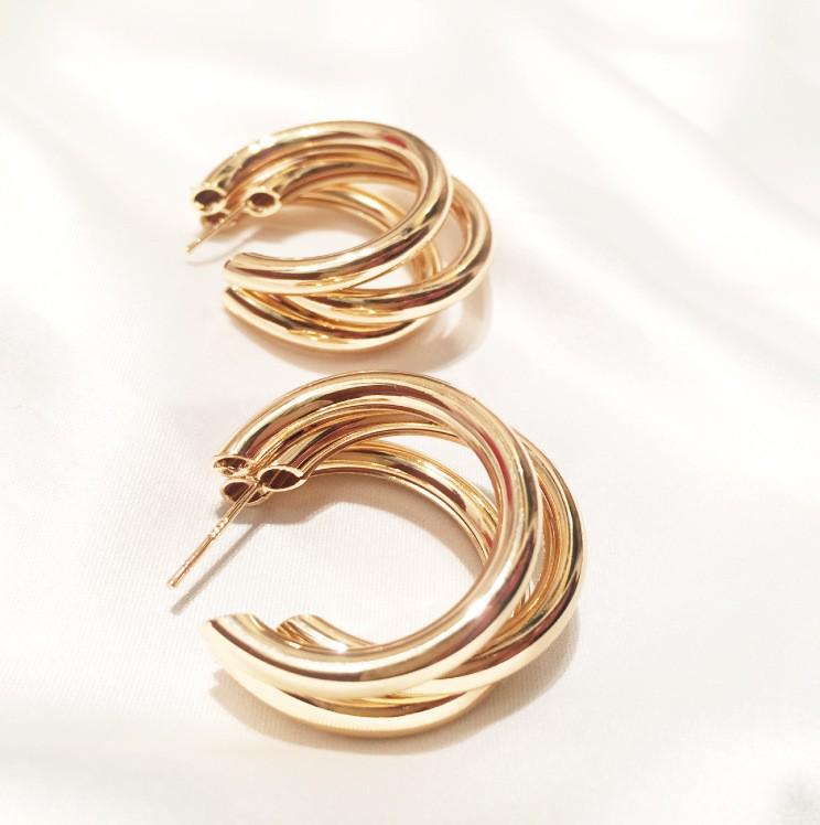 Gold-Tone Geometric Twist Earrings: Fashionable and Versatile Multi-Layer Braided Earrings for Women.