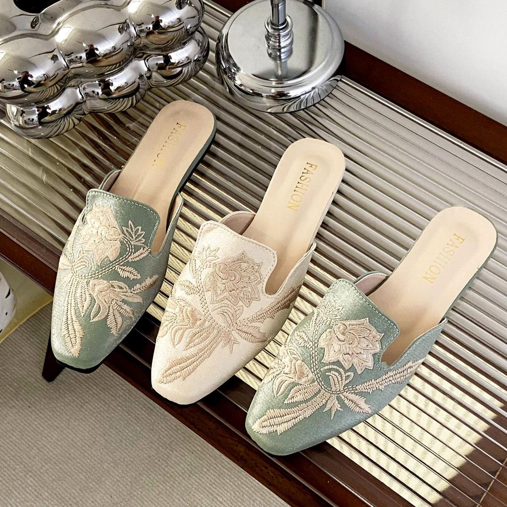 Embroidered Bag Head Half Slippers Women's Outer Wear 2025 Spring and Summer New Retro Casual Flat Bottom Half Tray