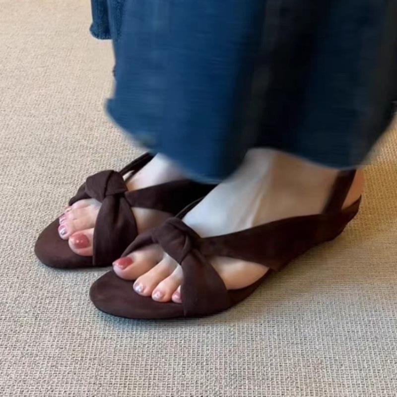 Fashion French Low Heel Versatile Kink Sandals Women's 2025 New Niche Design Peep Toe Round Toe Roman Shoes