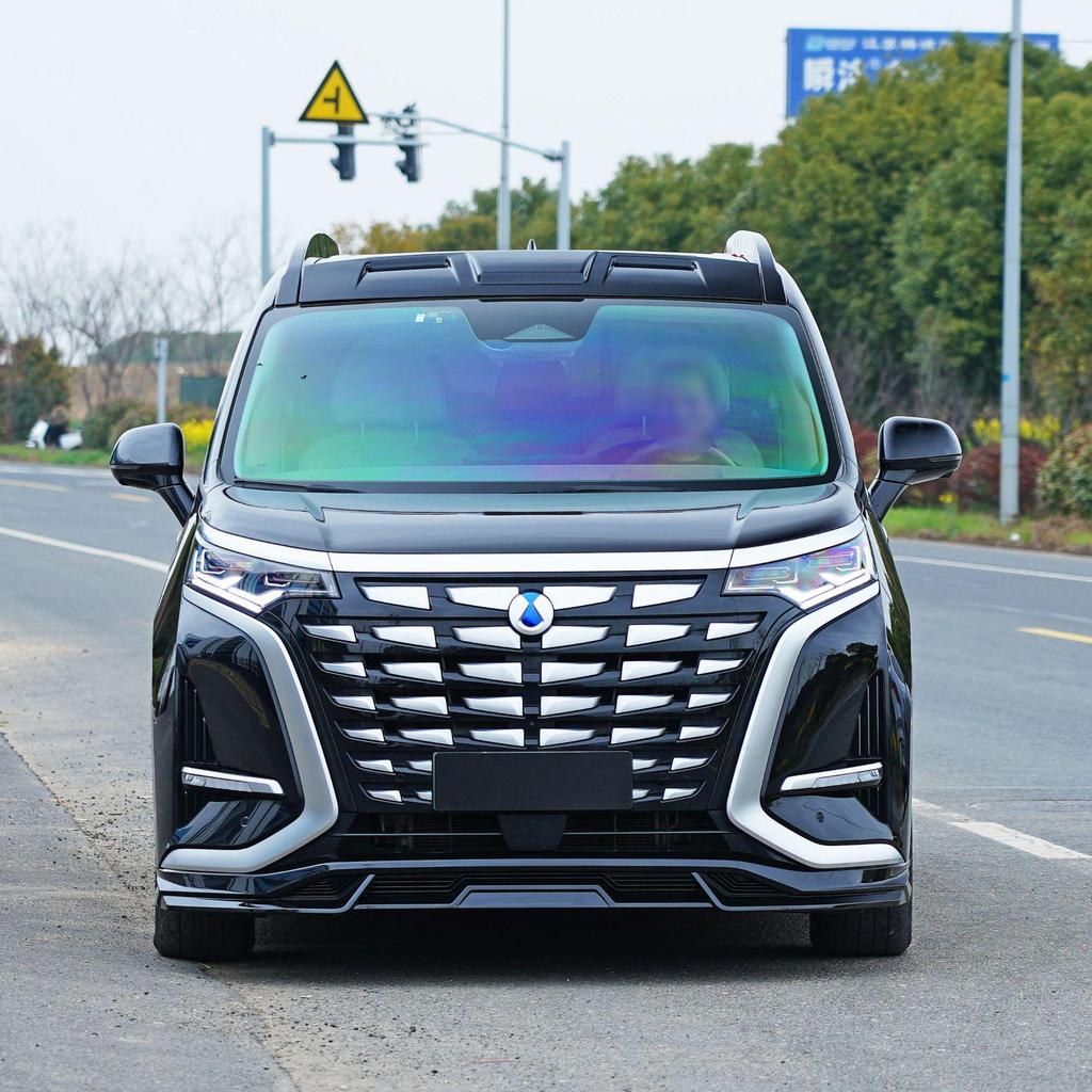 2022 BYD Denza D9 DC Body Kit: Front Splitter, Lip, Rear Spoiler, Side Skirts, Roof Spoiler, Roof Rack.