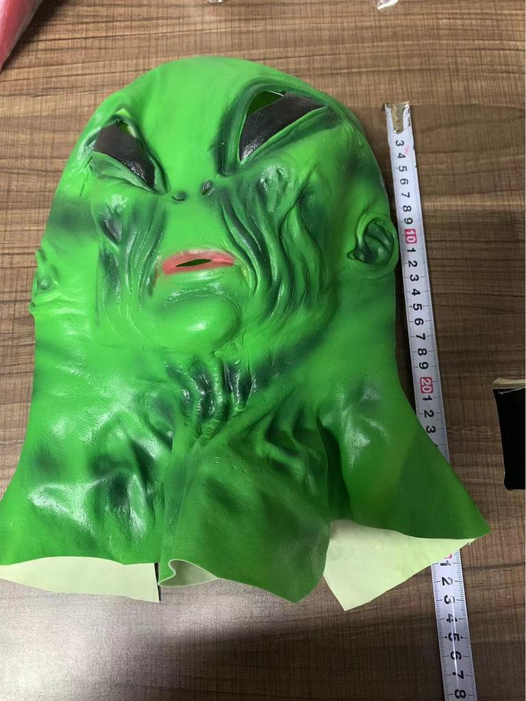 Alien Latex Mask - Halloween Horror Costume for Cosplay, Haunted Houses, and Escape Rooms