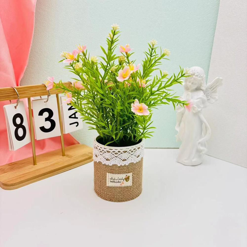 

Potted Perennis Bellis Plant Linen Flower Pot For Hotel Dining Room Decoration