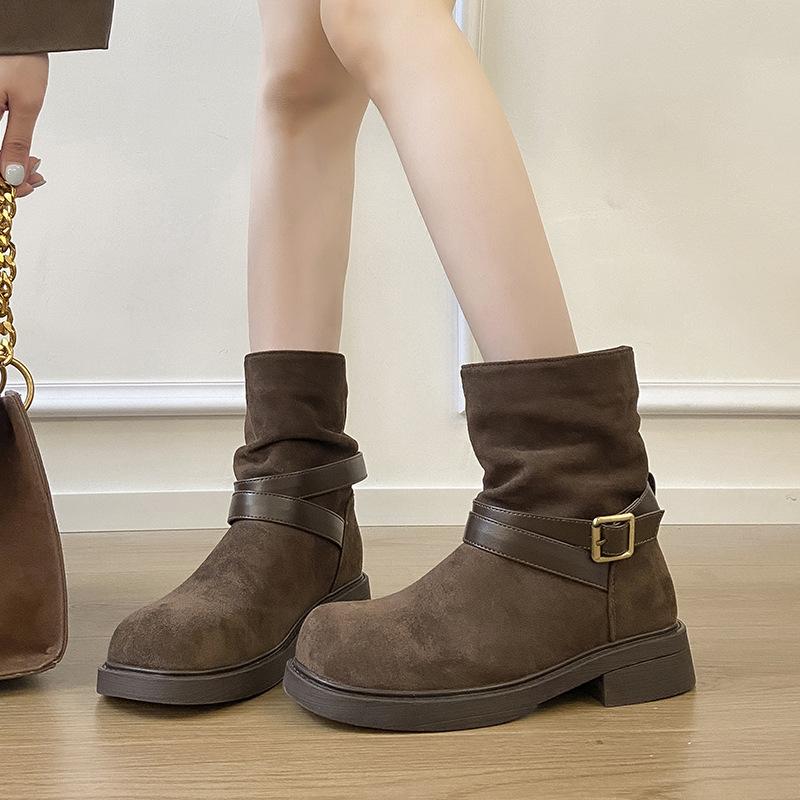 Korean version belt buckle short boots women's 2025 autumn new versatile flat bottom thin pile boots British style thin velvet boots women
