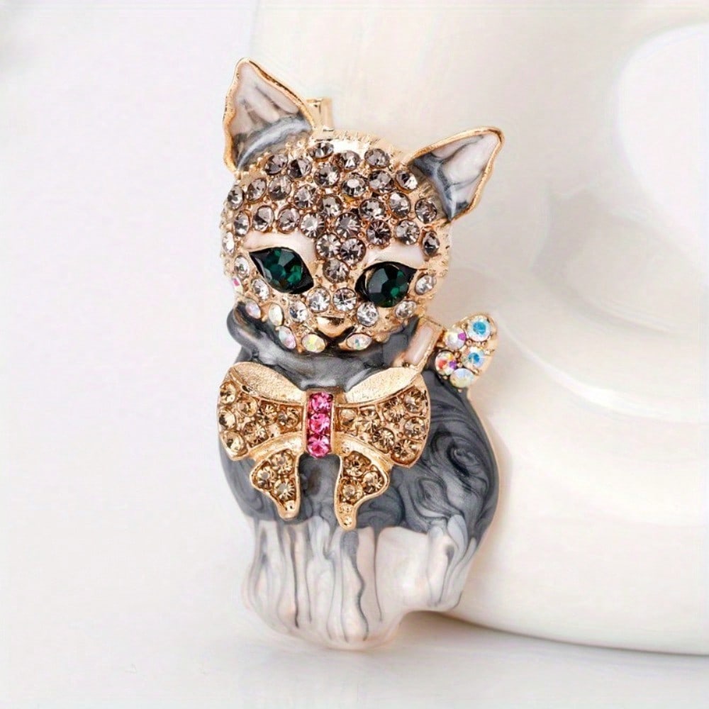 

Fashion Cute Green-eyed Kitten Brooch Alloy with Diamond Oil Drop Versatile Clothing Accessories Corsages