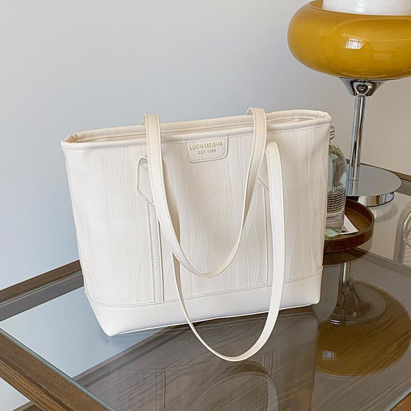 Elegant Pu Leather Large Capacity Tote Bag For Women Stylish Daily Handbag With Zipper Closure