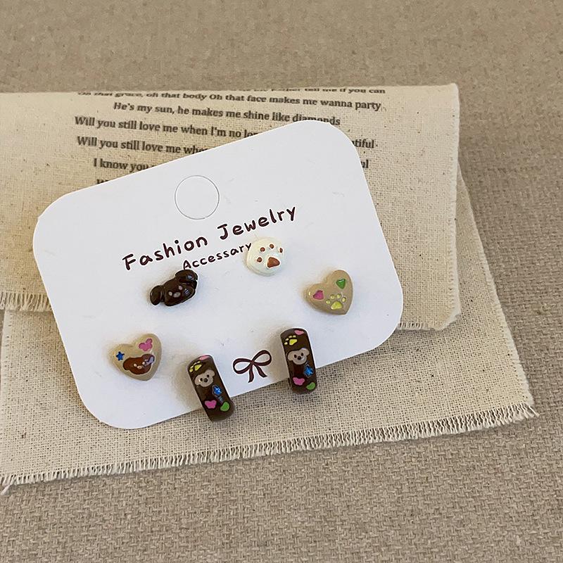 Cartoon Bear Heart Drip Oil Stud Earrings: Sweet, Versatile Fashion for Women
