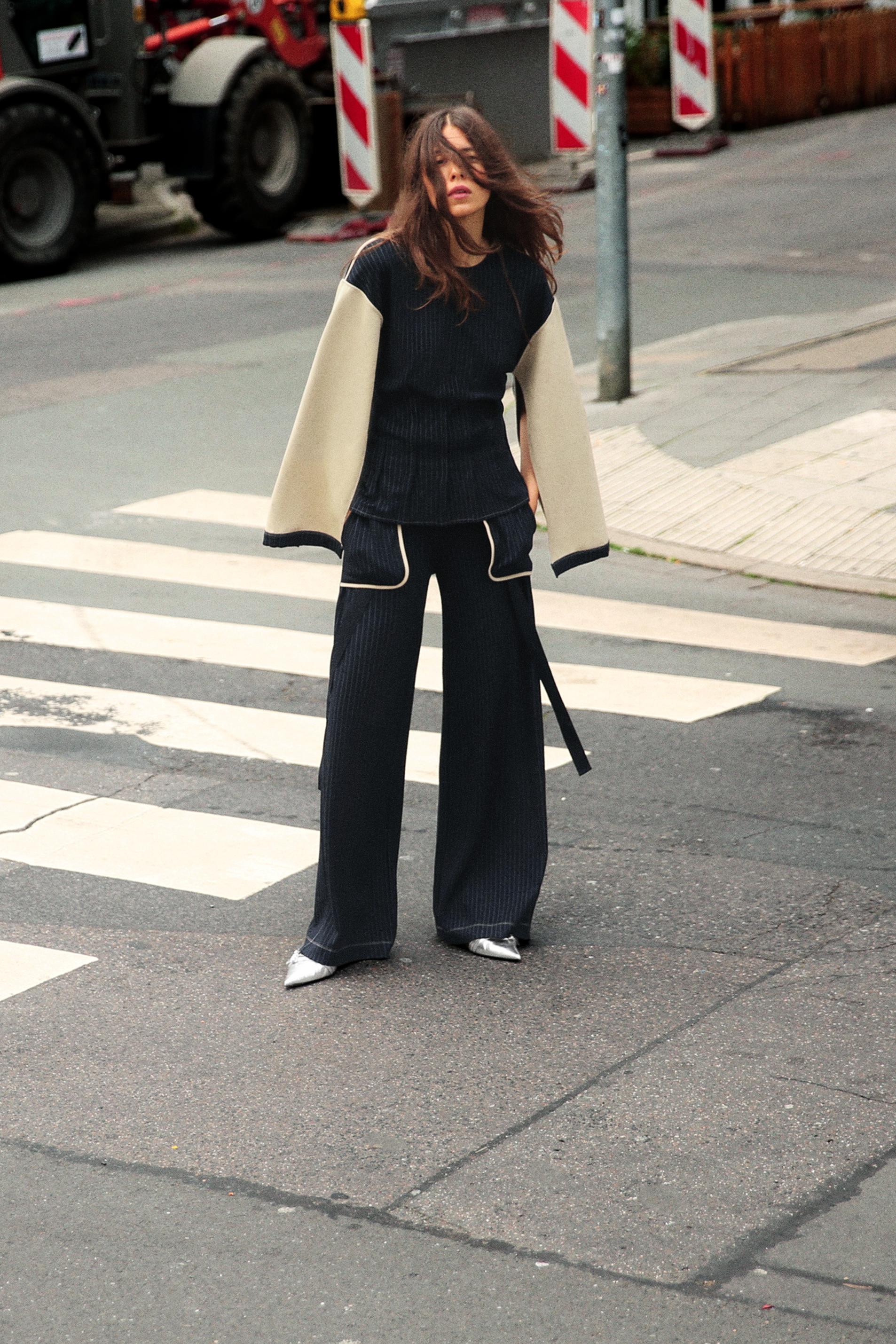 

MATCHING STRIPED SWEATSHIRT