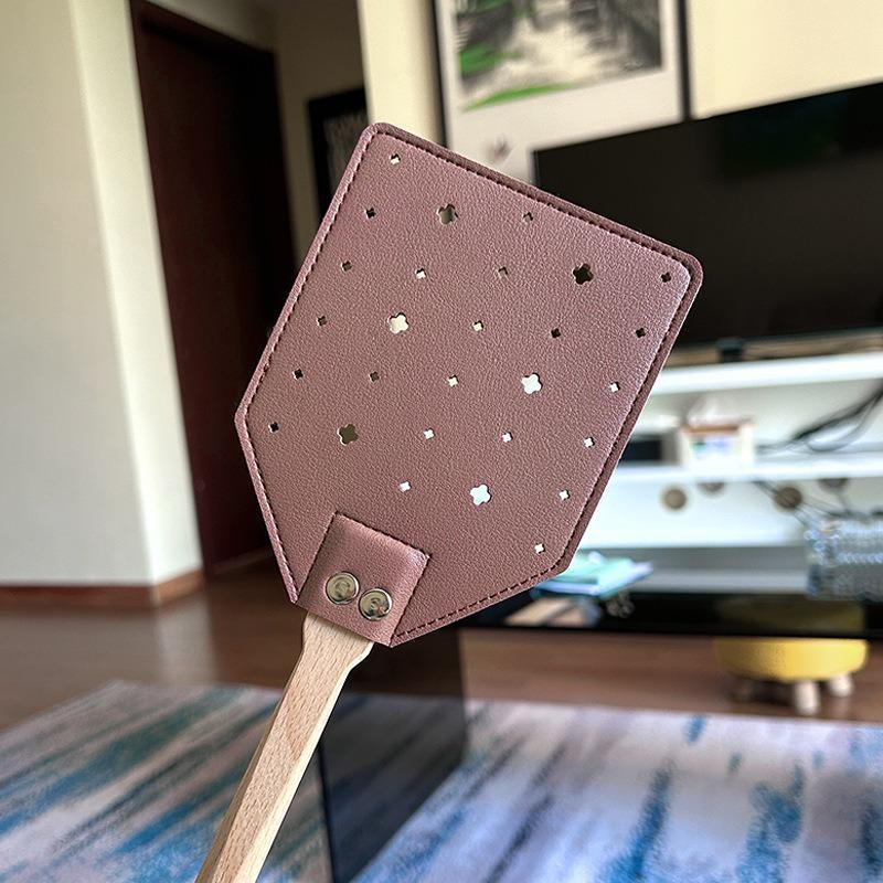 1 pezzo Batt Mosca Robusto in Pelle Marrone con Manico Lungo in Legno di Faggio per Interni ed Esterni.