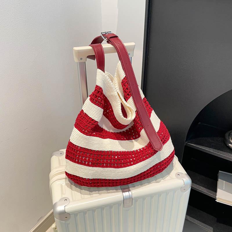 Knitted bag women's large-capacity new casual striped fashion contrasting color shoulder bag woven tote bag
