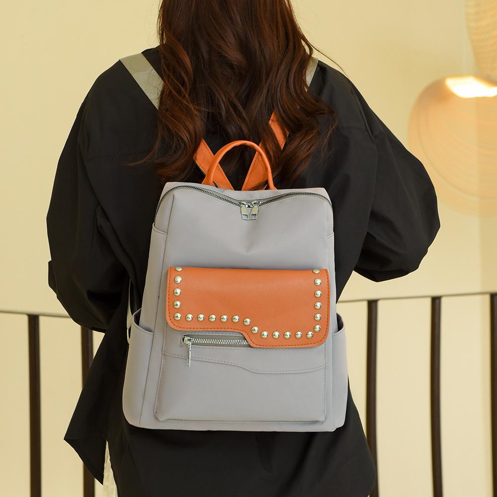 Женский рюкзак с заклепками — фото 5