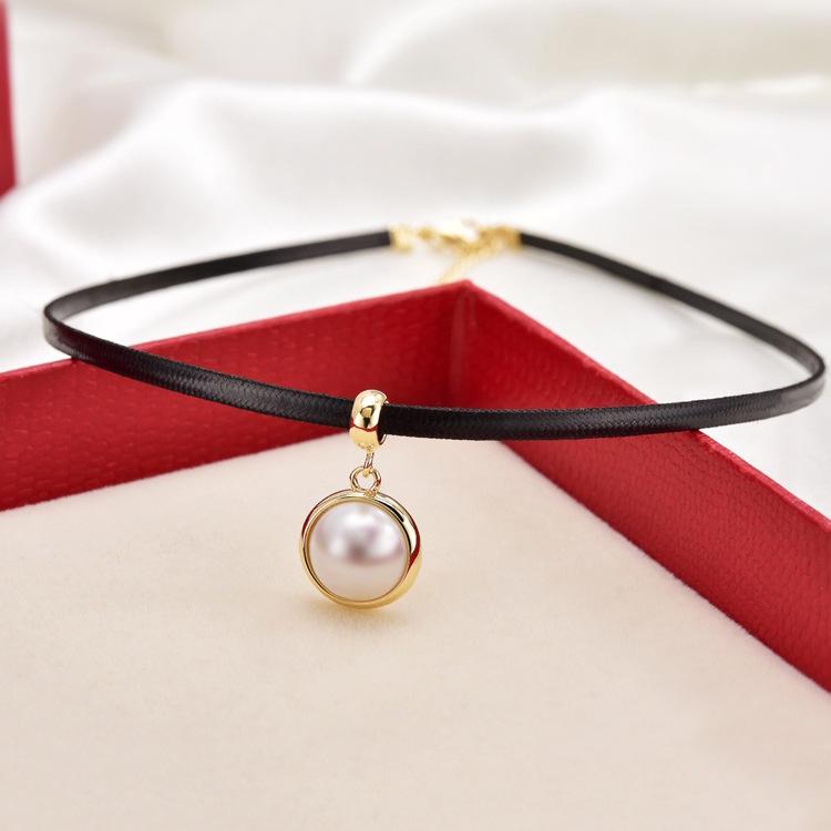 Elegant Black Choker with Artificial Pearl - Fashionable Women's Short Clavicle Necklace