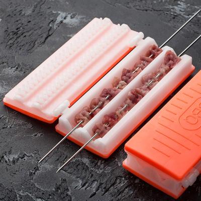 Strumento per spiedini di carne Macchina per spiedini di carne per barbecue salvaspazio portatile per uso alimentare Dispositivo per corde di carne per barbecue Spiedino rapido a doppia fila per griglia