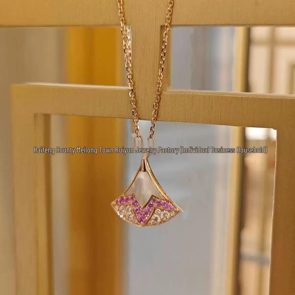 Qixi Gradient Pink Diamond Necklace: Women's Natural Mother-of-Pearl, 18k Rose Gold-Plated Pendant, Clavicle Chain