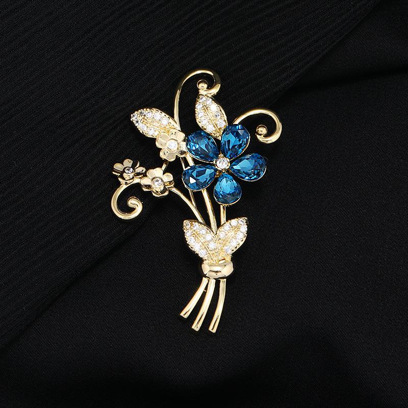 

Брошь-кристалл в виде цветка, элегантная темпераментная женская брошь высокого класса, нишевая булавка для костюма, аксессуары для фиксации одежды