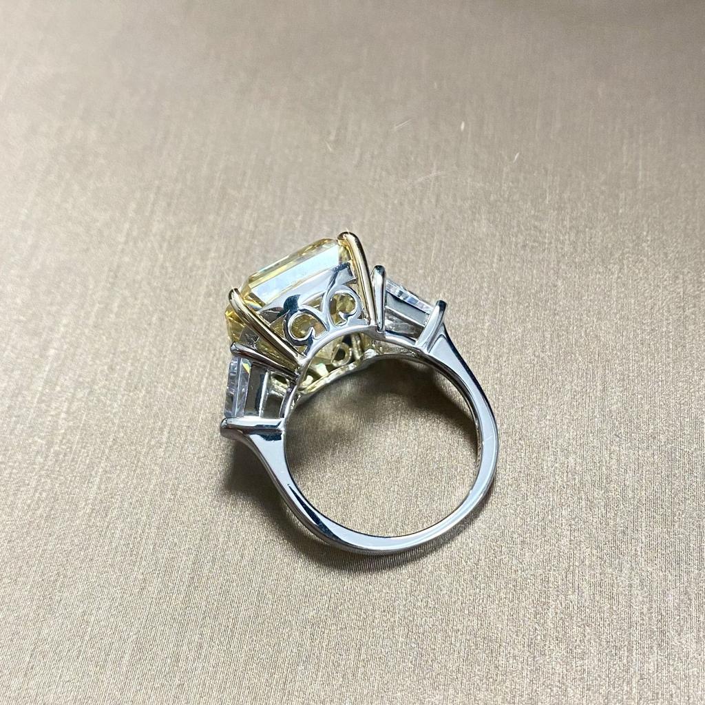 2025 High-end Emerald Cutting Gorgeous Rectangular CZ Diamond Women White Diamond Wedding Gemstone 925 Sterling Silver  Rings