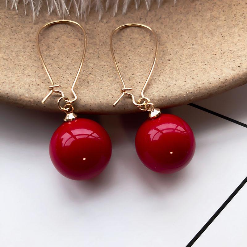 Korean Elegance: Haiqing-Inspired Pearl U-Shaped Earrings