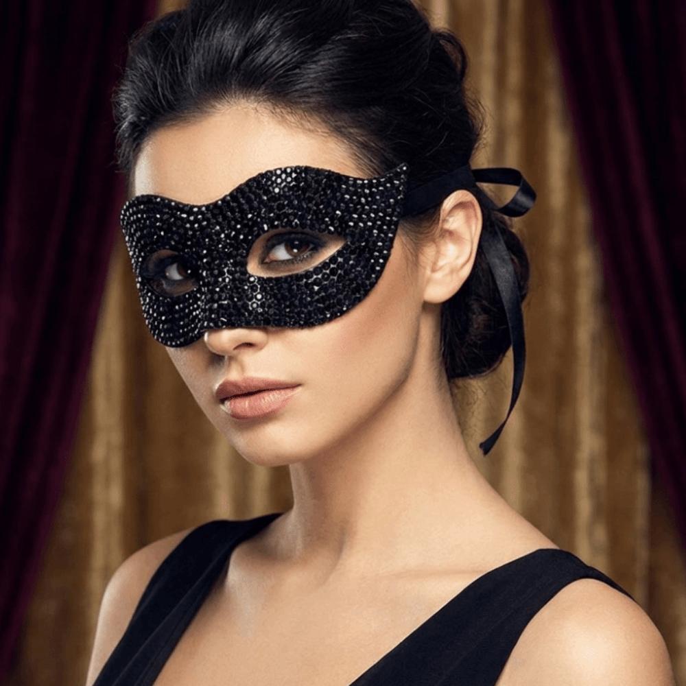 Plastic Halloween Rhinestone Mask Studded Design Masquerade Mask Luxury Half Face Mask Club
