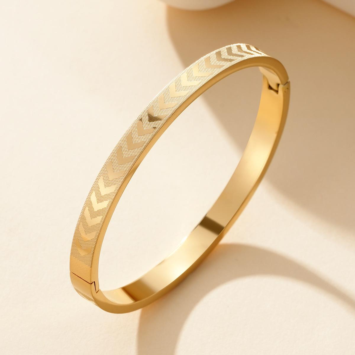 

Creative Titanium Steel Arrow Pattern Couple Bracelet