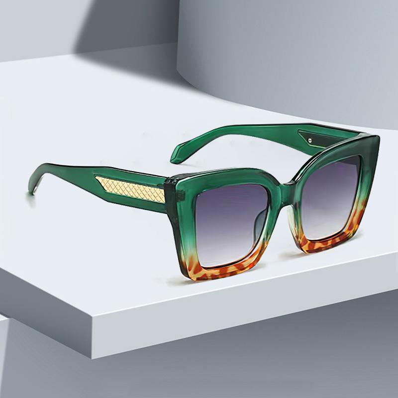 Latest In Classic Vintage Sunglasses for Women Fashion Square Shape Frame Gradient Sunglasses with Golden Arrows for Women