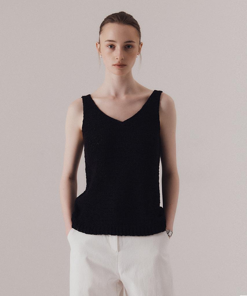 SILN Refined V-Neck Straw Knit Sleeveless (Black)