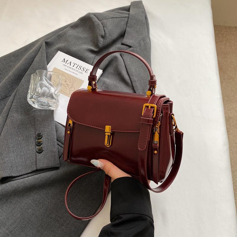 IELGY Autumn Winter Retro Ladies Messenger Bag All-Match Portable Small Square Bag