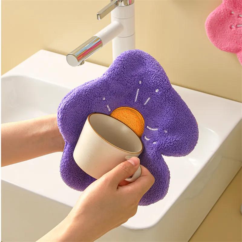 Quick Dry Hand Towels Coral Fleece Wipe Handkerchief Kitchen Bathroom Absorbent Dishcloth Cleaning Cloth Creative Flower Shape