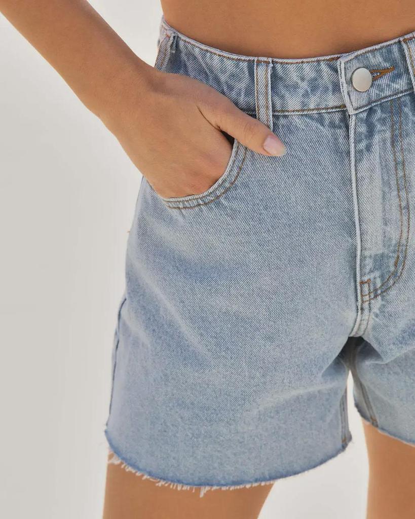 Women's Stylish Raw Edge Denim Shorts: Simple, Versatile Design for Popular European and US Markets