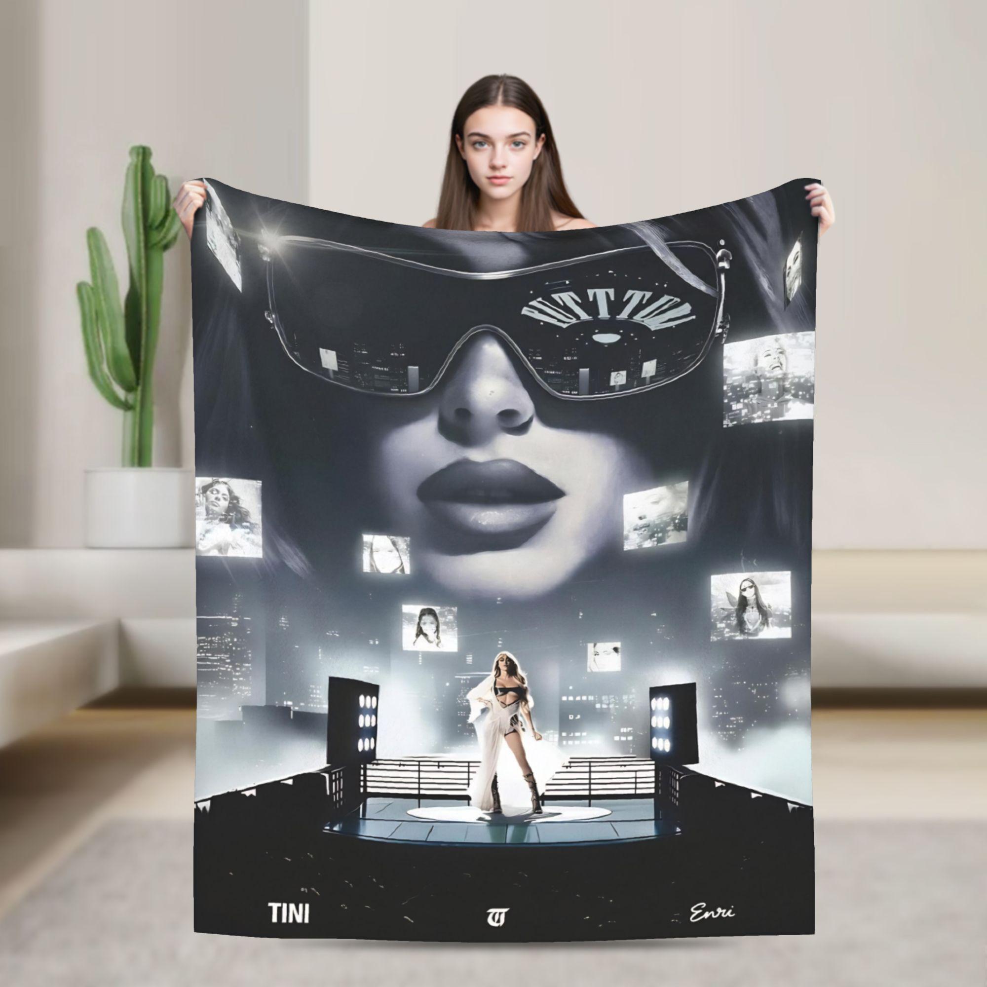 TINI STOESSEL Futttura Tour Flannel Throw Blanket Singer Blankets for Bed Couch Super Warm Bedroom Quilt 75X95CM