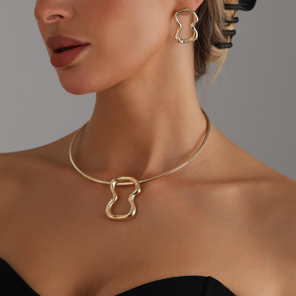 Metal Sense 1 Character Pendant Collar Irregular Heavy Industry Design Sense Collarbone Necklace Set