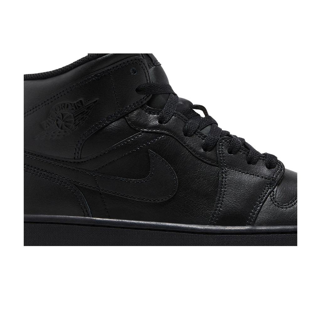 Air Jordan 1 Mid 'Triple Black' 2022 (Unisex) Black / Black / Black Vintage Basketball Shoes 554724 093