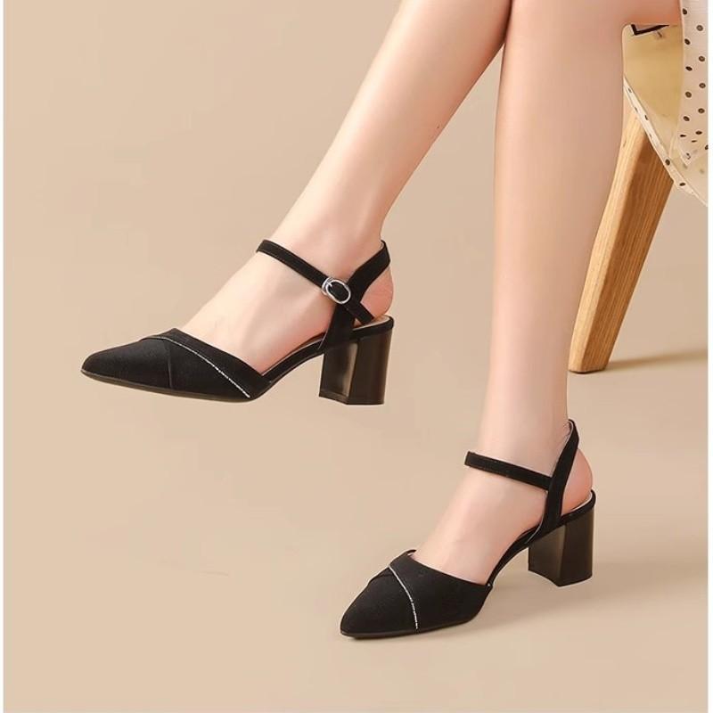 

Высота каблука см лето с юбкой туфли на высоком каблуке летние босоножки пряжка на одном ремешке остроносые с закрытой пяткой летние босоножки 40 чёрный