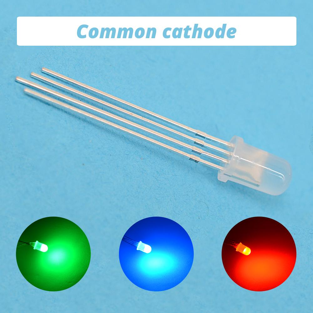 100 Stück LED-Emitting Diodes Min F5 5 mm runde Lampenperle 4-polige diffuse Glühbirne RGB dreifarbige gemeinsame Kathode Dekoration Atmosphäre Neon