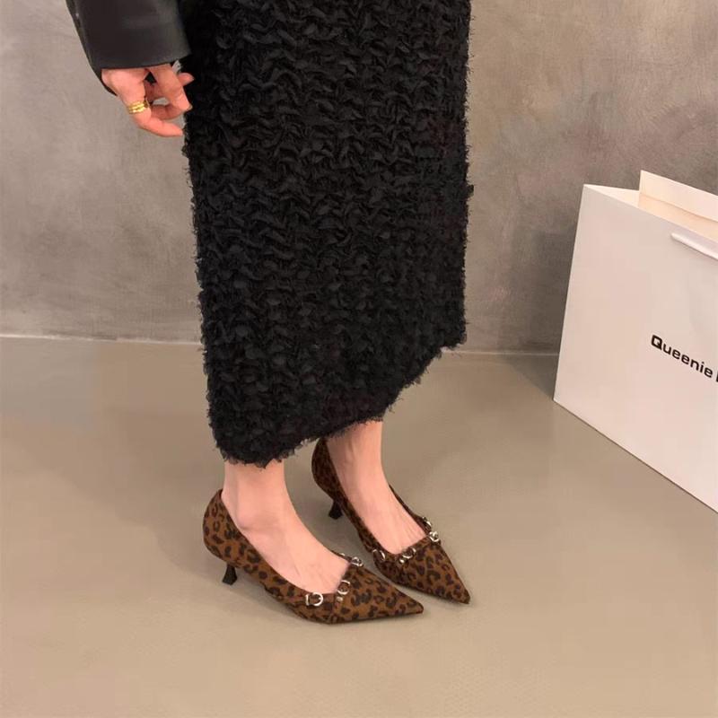 Móda Sexy Leopardí Vzor Dámské Slingback Vysoké Podpatky Léto 2025 Lodičky se Špičatou Špičkou a Středním Podpatkem Sandály Lodičky se Špičatou Špičkou a Mělkým Výstřihem