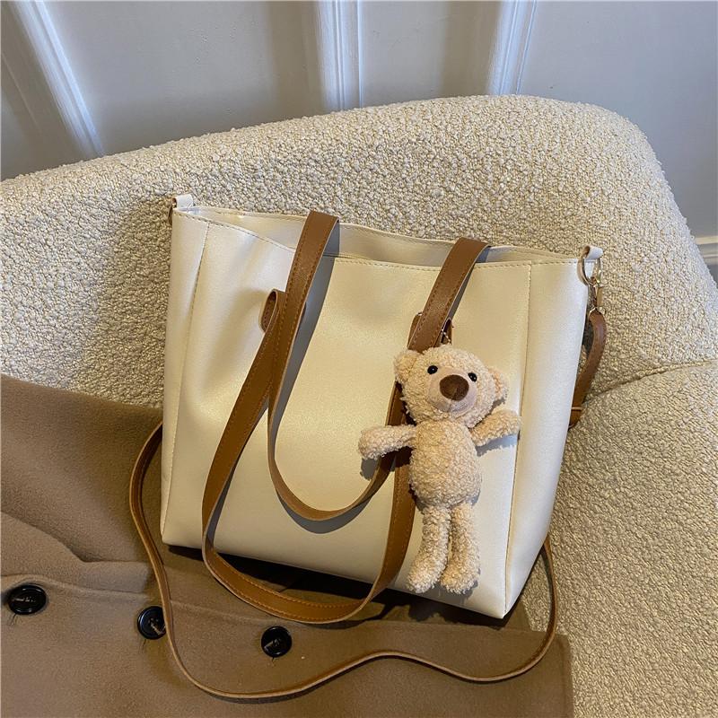 

Newest Fashion Soft Leather Tote Bag Autumn Winter All-Match College Student Class Women S Bag Shoulder Messenger Bag Women With pendant