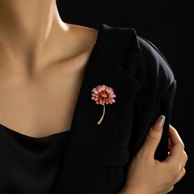 Sonnenblumen-Brosche, realistische Blumenform, gute Details, dekorativ, exquisit, rostfrei, rostfrei, glatt, für Damen, Mantel, Kragen, Dekor, Brosche