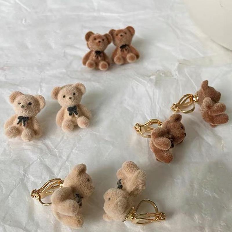 Korean Bear Plush Earrings - Cute Three-Dimensional Childlike Ear Clips for Women, Autumn/Winter Collection.