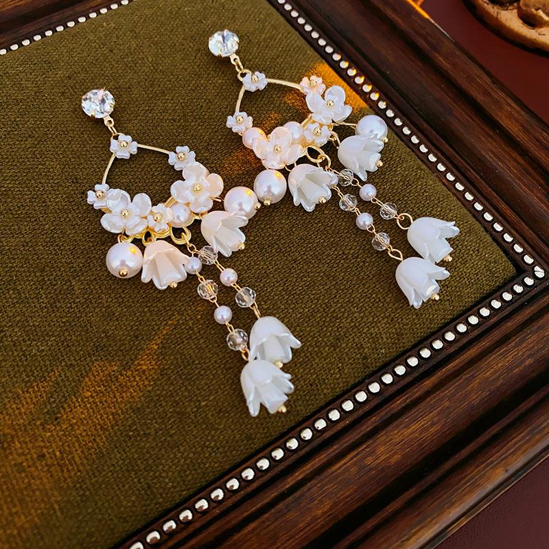 GemChic Women's New Elegant Diamond Set Flower Bell Pearl Fringe Earrings Ethnic Fashion Stud Earrings Birthday Christmas Jewelry Gift