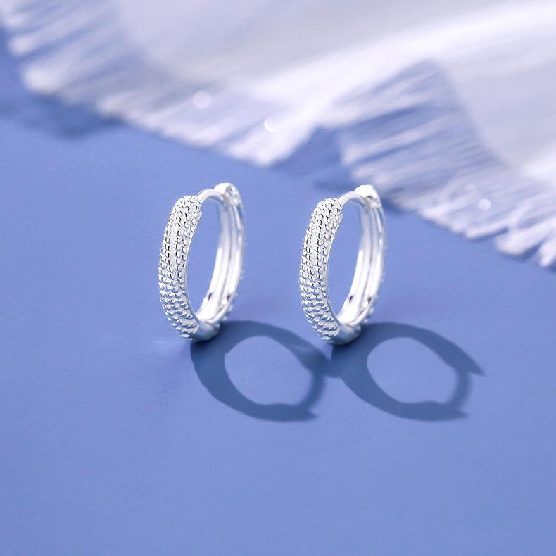

Korean version car flower twist ear buckle female niche design sense personality temperament versatile senior ins wind small earrings
