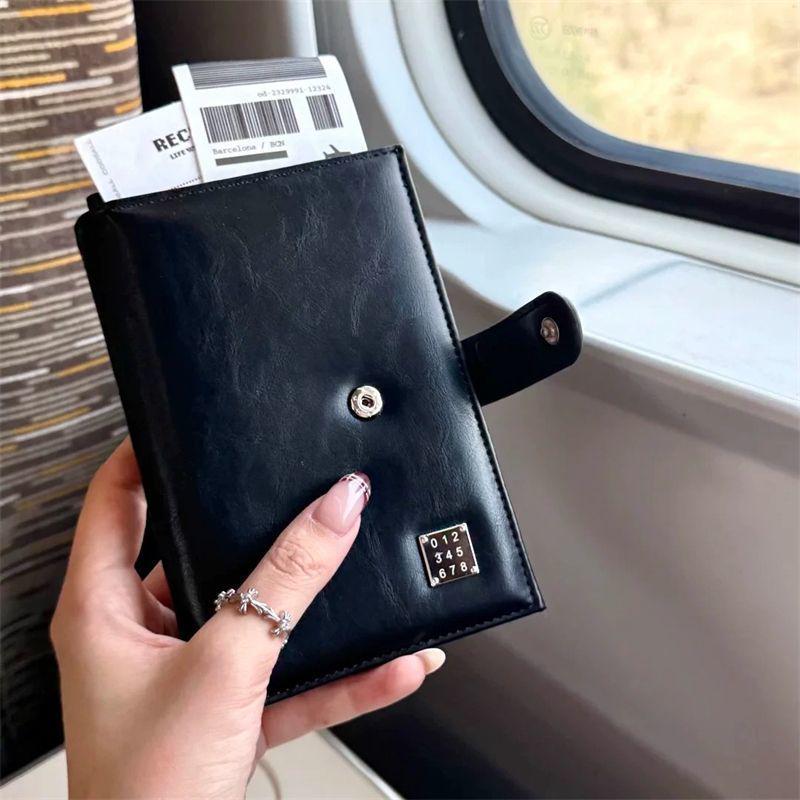 Dam Passfodral & Plånbok: Multifunktionell förvaring för mynt, biljetter, kort och resehandlingar