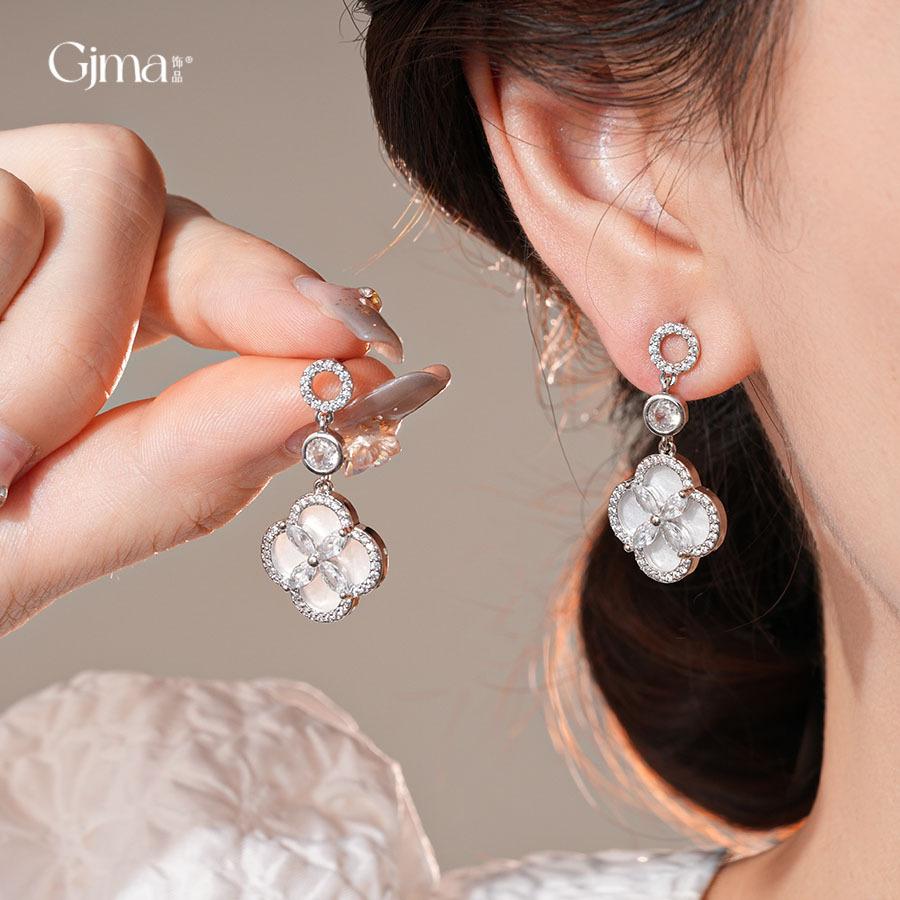 Zircon Fritillary four-leaf flower stud earrings temperament elegant exquisite versatile earrings women