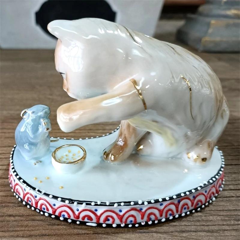 Funny Porcelain Cat Miniature Hand Painted Ceramics Mouse Figurine Home Pet Ornament Cartoon Character Decor Art and Craft Gift