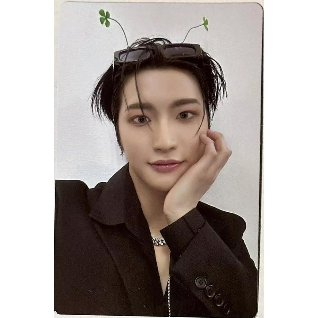 ATEEZ THE WORLD EP.2:OUTLAW A / DENÍK / JEDNOTKA DENÍKU / Z ver. OFICIÁLNÍ FOTOKARTA