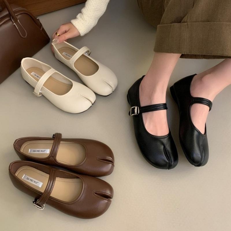Fashion Mary Janes Fashion Split Toe Ladies Flats Shoes 2025 New Style Female Buckle Strap Footwear Shallow Women Flats Shoes